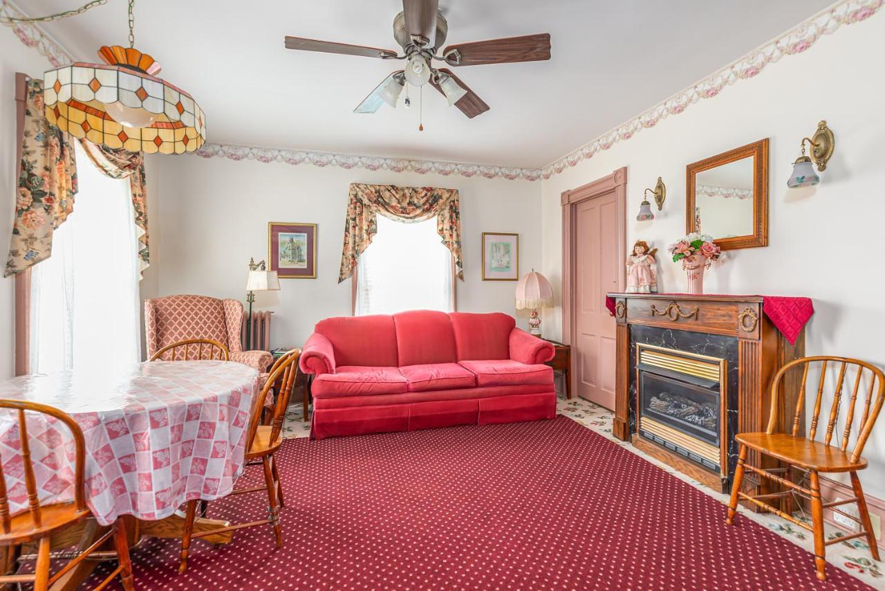 Antoinette'S Apartments & Suites Кейп Мей Екстериор снимка