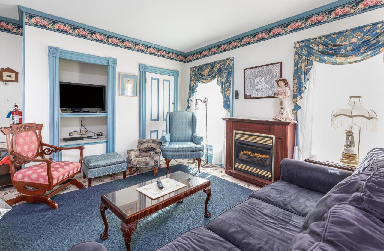Antoinette'S Apartments & Suites Кейп Мей Екстериор снимка