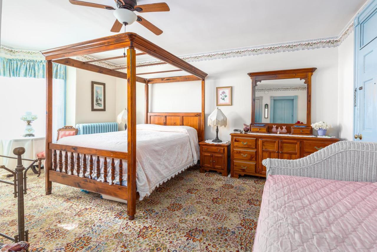 Antoinette'S Apartments & Suites Кейп Мей Екстериор снимка