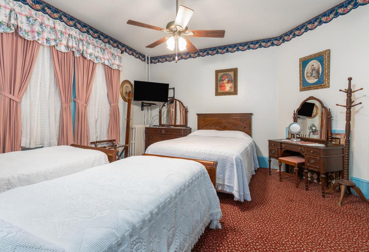 Antoinette'S Apartments & Suites Кейп Мей Екстериор снимка