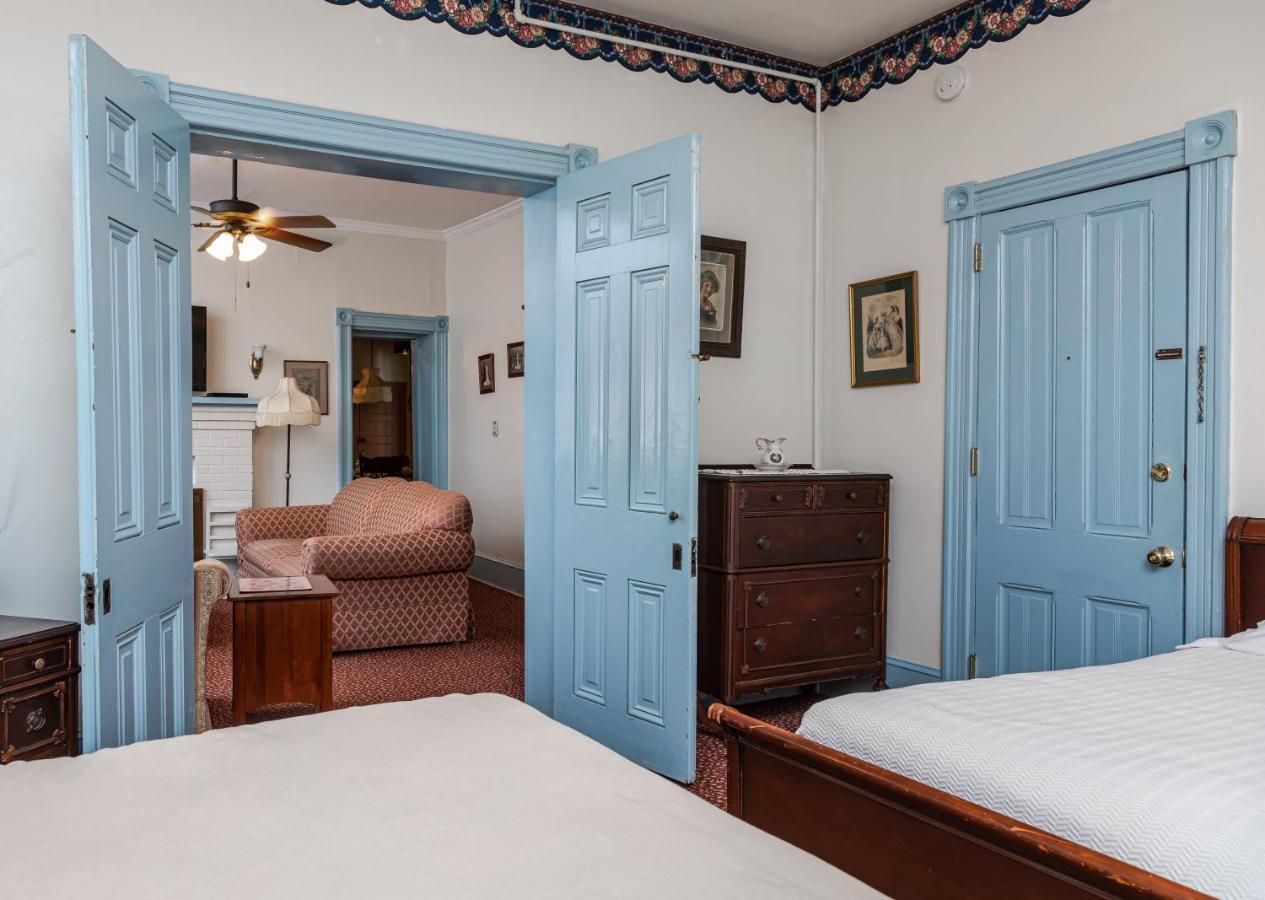 Antoinette'S Apartments & Suites Кейп Мей Екстериор снимка